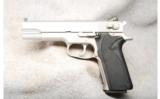 Smith & Wesson Mod 1006 10mm - 2 of 2