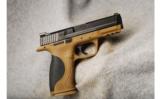 Smith & Wesson M&P40 .40S&W - 1 of 2