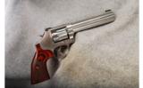 Smith & Wesson Mod 617-6 .22LR - 1 of 2
