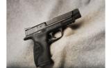 Smith & Wesson M&P9 Pro 9mm Luger - 1 of 2