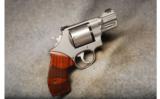 Smith & Wesson Mod 627-5 .357 Mag - 1 of 2