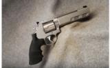Smith & Wesson Mod 686-6 Performance Cent .357 Mag - 1 of 2