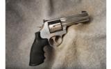 Smith & Wesson Mod 686-5 .357 Mag - 1 of 2