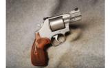 Smith & Wesson Mod 686-6 .357 Mag 7X Performance Center - 1 of 2