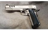 Smith & Wesson Mod 1911 Performance Center .45 ACP - 2 of 2