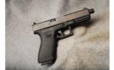 Glock Mod 21 .45 ACP - 1 of 2