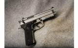 Beretta 92FS Vertec 9mm Luger - 1 of 2