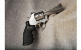 Smith & Wesson Mod 686-6 .357 Mag - 1 of 2