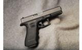 Glock 22 Gen4 .40 S&W - 1 of 2