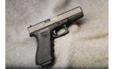 Glock Mod 17 9mm Luger - 1 of 2
