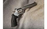 Smith & Wesson Mod 629-6 .44 Mag - 1 of 2
