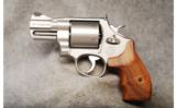 Smith & Wesson Perf. Center 629 .44 Mag/.44 S&W Sp - 2 of 2