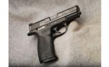 Smith & Wesson M&P9 9mm Luger - 1 of 2