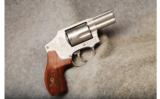 Smith & Wesson Classic Engraved 640 .357 Mag - 1 of 2