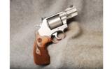 Smith & Wesson Performance Center 686 .357mag - 1 of 2