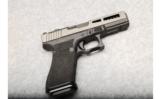 Zev Custom ~ Glock 17 Gen 4 ~ 9mm Para - 1 of 2