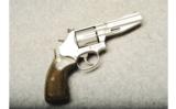 Smith & Wesson ~ 686-6 ~ .357 Mag - 1 of 2