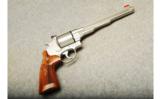 Smith & Wesson ~ 629-8 ~ .44Mag - 1 of 2