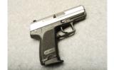 Heckler & Koch ~ USP Compact ~ .40 S&W - 1 of 2