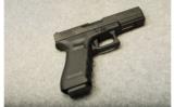 Glock ~ Mod 17 Gen 4 ~ 9mm Para - 1 of 2