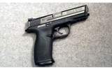 Smith & Wesson ~ M&P40 ~ .40 S&W - 1 of 2