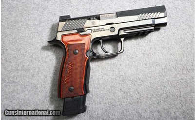 SIG Sauer ~ P320 M17 ~ 9MM Luger