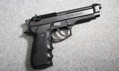 Beretta ~ 96 ~ .40 S&W