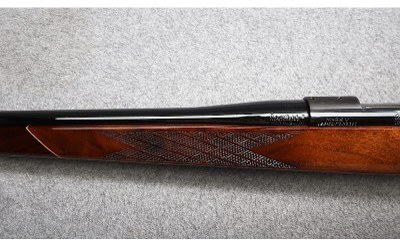 Weatherby ~ Mark V ~ .300 Weatherby Magnum - Image 8 of 10