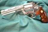 Smith & Wesson Colt Python Custom- SMOLT-SMYTHON 6 - 2 of 11