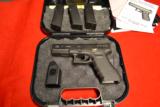 GLOCK 17 RTF2b COMPETITION 9mm SUPER GUN!MANY EXTRAS! - 1 of 9