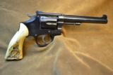 Smith & Wesson S&W K22
PRE Model 17, 22 L.R.1952- STAGS! - 2 of 13