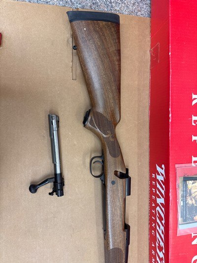 Winchester M-70 Fwt Deluxe 300 win mag - Image 2 of 6