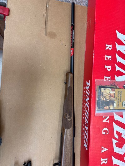 Winchester M-70 Fwt Deluxe 300 win mag - Image 5 of 6