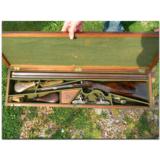 Thomas Bird, London. Exceptionally fine double barreled 17-bore flintlock sporting gun, ca. 1800, in original case with accessories - 1 of 15