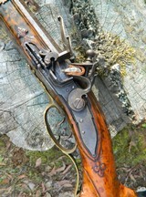Baculini, Italy. Exceptionally rare and fine 23-bore O/U double flintlock sporting gun, ca. 1790 - 3 of 25
