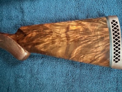 BROWNING SUPERLIGHT, 12GA GRADE VI, AMAZING FEATHERCROTCH WALNUT STOCK, APPERS TO BE UNFIRED. - Image 3 of 11