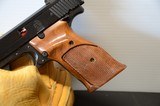 Smith & Wesson Model 41.22Lr - 6 of 11