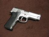 SMITH & WESSON 4046 .40 S&W - EXCELLENT - 1 of 8