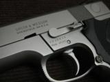 SMITH & WESSON 4046 .40 S&W - EXCELLENT - 6 of 8