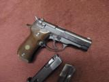 BROWNING BDA .380 - NEAR MINT WITH THREE 13-ROUND MAGS - 2 of 14