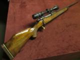 WEATHERBY MARK V .300 WYB. MAG. - PRETTY WOOD - WITH WEATHERBY SCOPE - EXCELLENT - 1 of 13