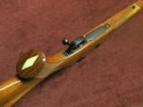 WEATHERBY MARK V VARMINTMASTER .22-250 - GERMAN - 26-INCH - PRETTY WOOD - NEAR MINT - 8 of 15