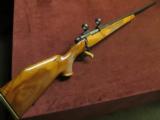 WEATHERBY MARK V VARMINTMASTER .22-250 - GERMAN - 26-INCH - PRETTY WOOD - NEAR MINT - 1 of 15