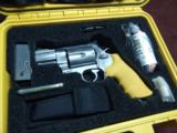 SMITH & WESSON 460ES - EMERGENCY SURVIVAL KIT - BEAR ATTACK - .460 MAGNUM - MINT IN FACTORY CASE WITH ACCESSORIES - 3 of 15