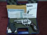 SMITH & WESSON 625 .45 COLT - MOUNTAIN GUN - PRE-LOCK - AS NEW IN BOX WITH PAPERS & EXTRA GRIPS - 1 of 10