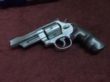 SMITH & WESSON 625 .45 COLT - MOUNTAIN GUN - PRE-LOCK - AS NEW IN BOX WITH PAPERS & EXTRA GRIPS - 3 of 10