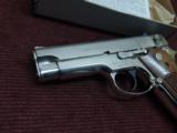 SMITH & WESSON 39-2 9MM - NICKEL- NEAR MINT IN BOX - 5 of 12
