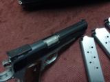 ED BROWN CLASSIC CUSTOM 1911 .45ACP - WITH FOUR FACTORY MAGS & CASE - 4 of 15