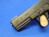 LNIB Glock 17 Gen 3 w/ box and extra sights - 3 of 21