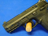 Like New condition Smith & Wesson Shield M2.0 380 ACP - 10 of 18